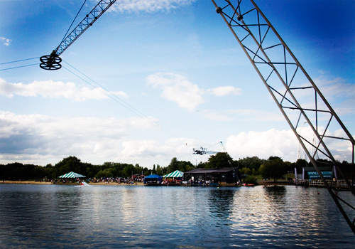 http://www.extreme-ride.com/photos/wakeboard-teleski-nautique.jpg